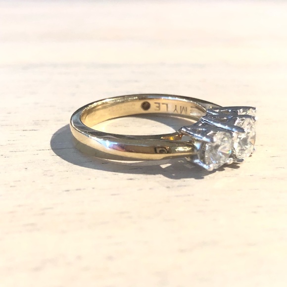 Leo Schachter diamond engagement ring - Picture 2 of 3